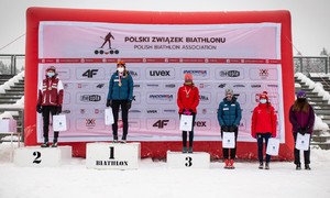 Zdjęcie przedstawia zawodników ZSMS Zakopane podczas Mistrzostw Polski Juniorów i Młodzieżowców w Dusznikach-Zdrój